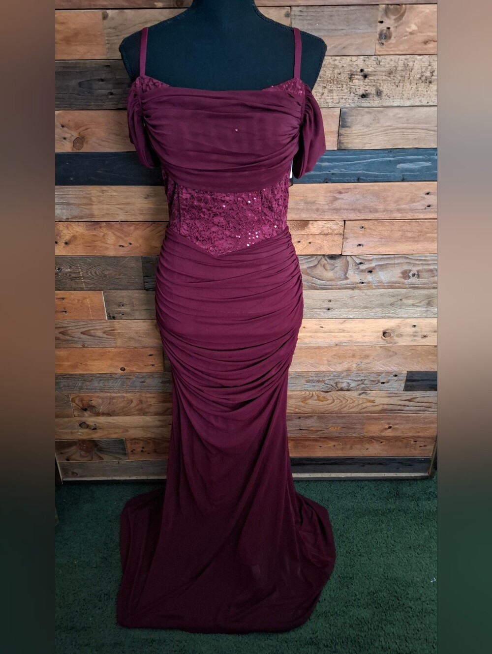 NWT Miusol Off Shoulder Formal Gown Dress - Small